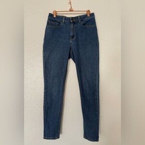 L.L. Bean Classic Fit Women's Skinny Jeans in Dark Blue Denim size 6 reg